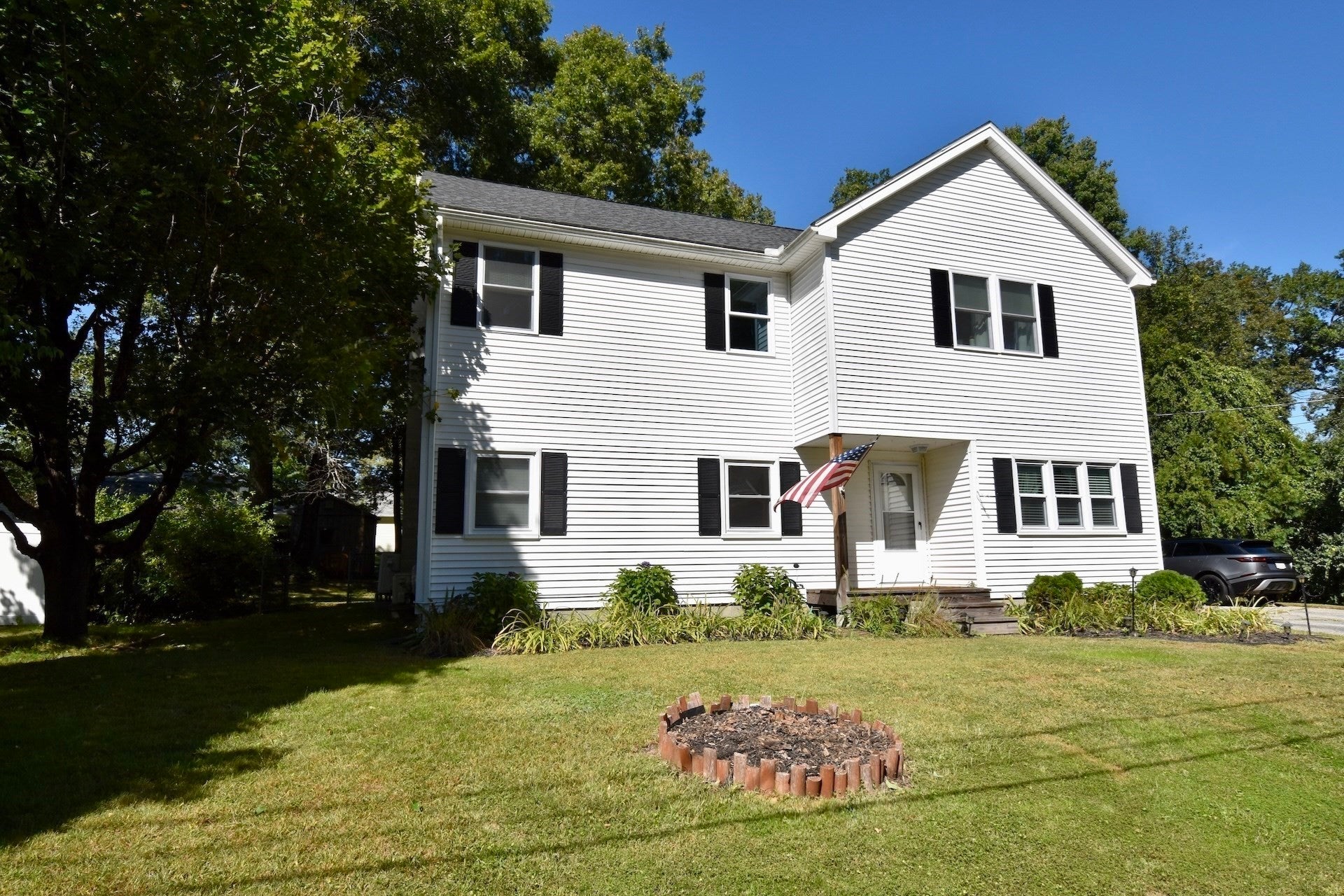 9 Maid Marion St