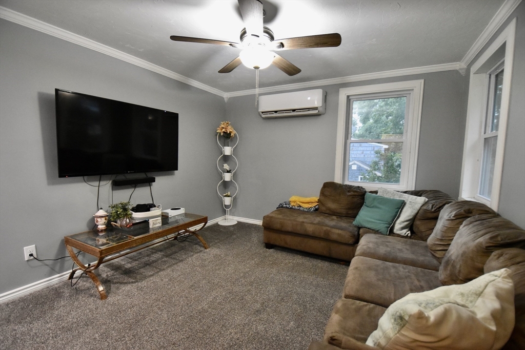 9 Maid Marion St, Oxford, MA Photo #16