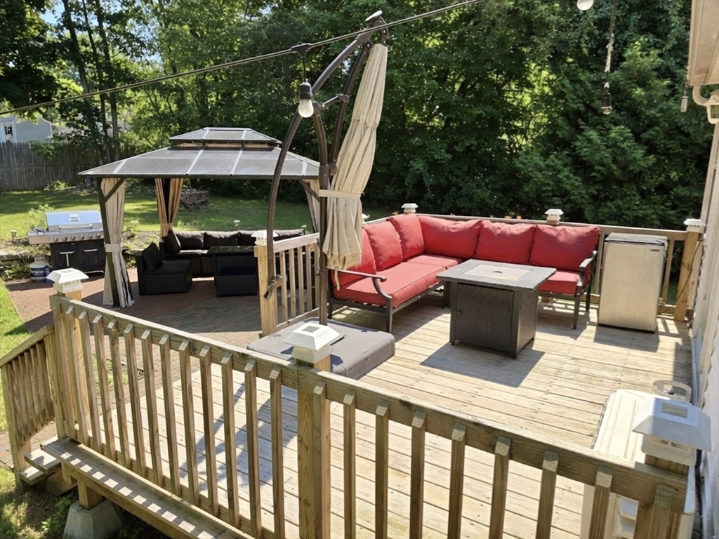 9 Maid Marion St, Oxford, MA Photo #27