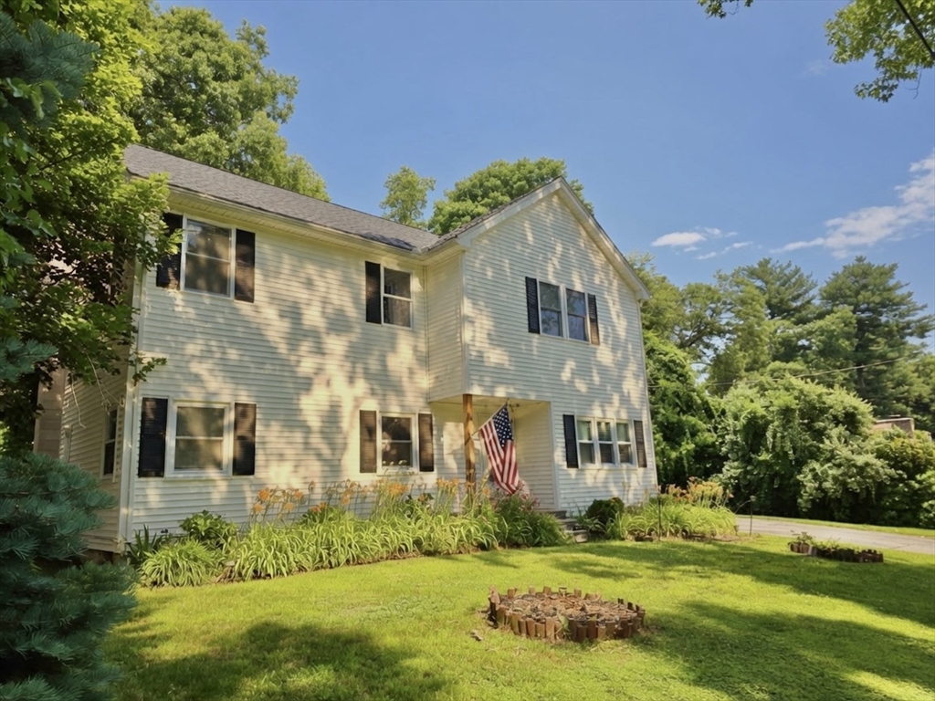 9 Maid Marion St, Oxford, MA Photo #5