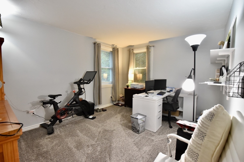 9 Maid Marion St, Oxford, MA Photo #20
