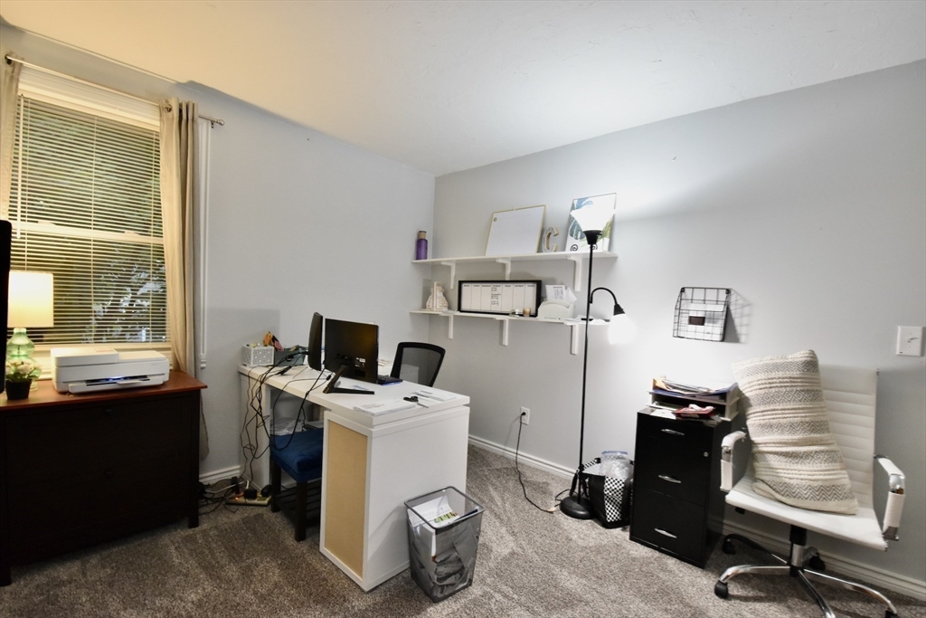 9 Maid Marion St, Oxford, MA Photo #22