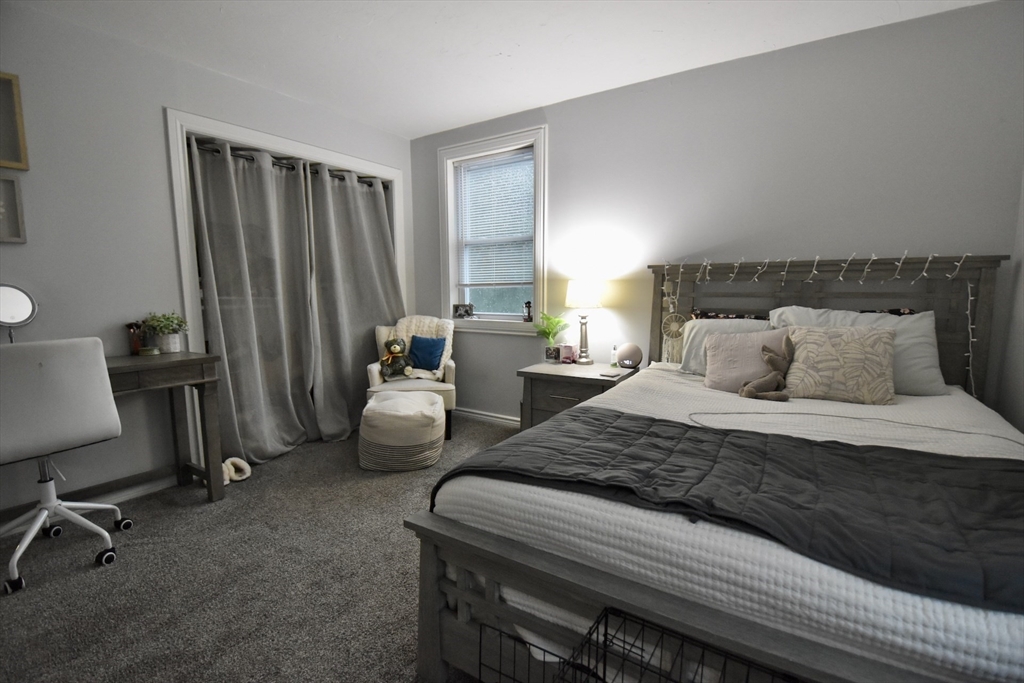 9 Maid Marion St, Oxford, MA Photo #18