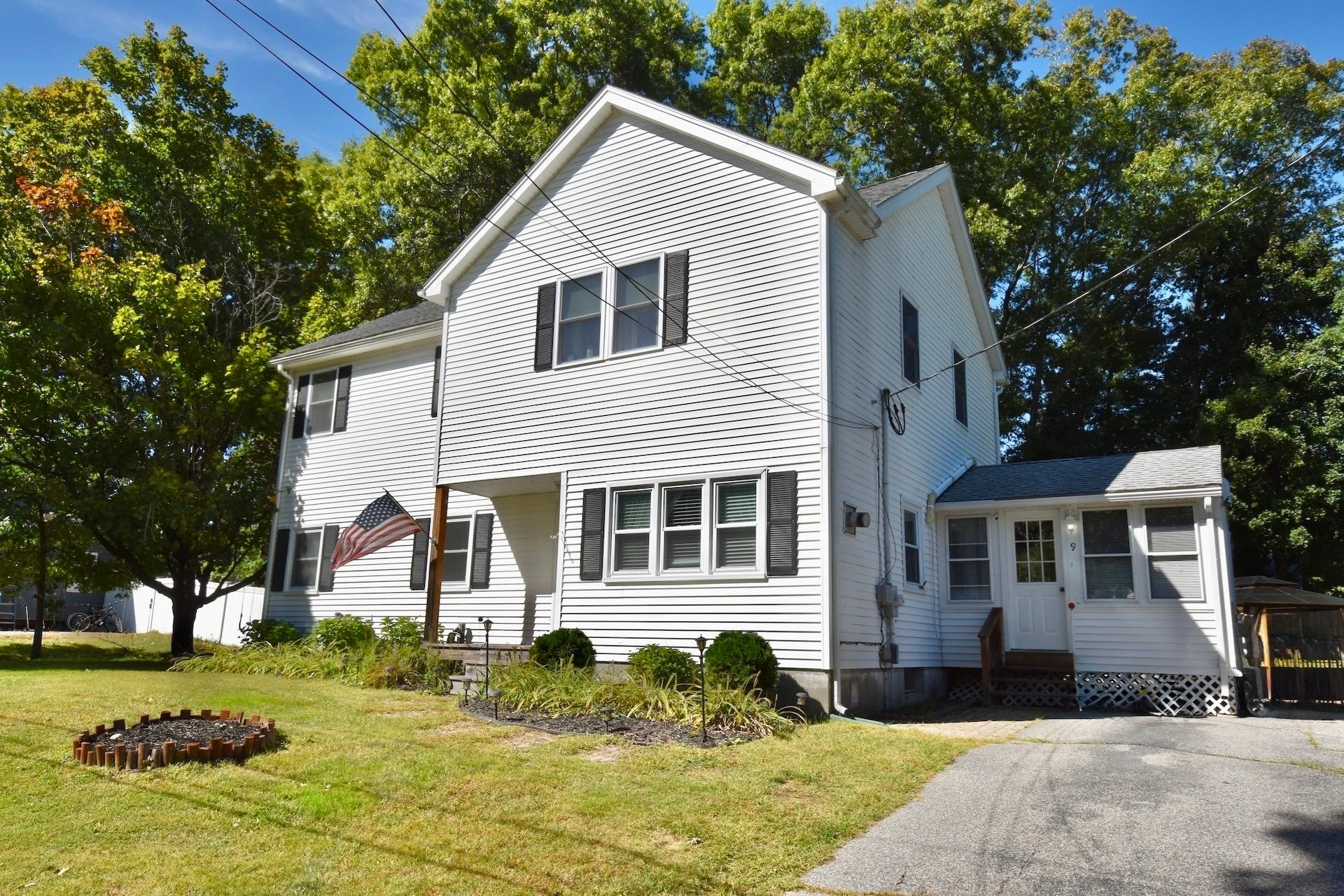 9 Maid Marion St