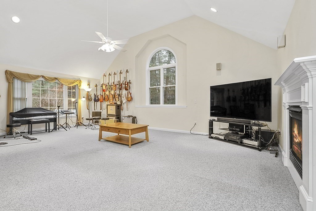 326 Mill St