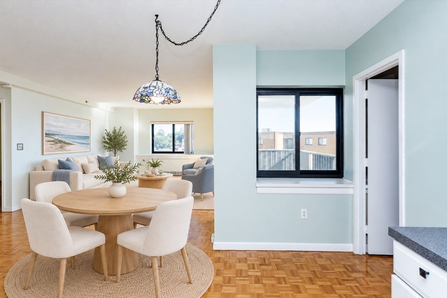 300 Lynn Shore Drive 811