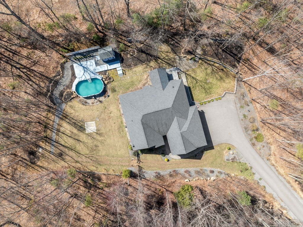 East Kingston, New Hampshire 03827, United States, 3 Bedrooms Bedrooms, ,3 BathroomsBathrooms,Residential,Pending,114179