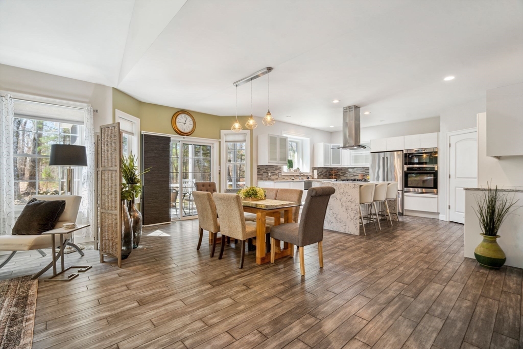 East Kingston, New Hampshire 03827, United States, 3 Bedrooms Bedrooms, ,3 BathroomsBathrooms,Residential,Pending,114179