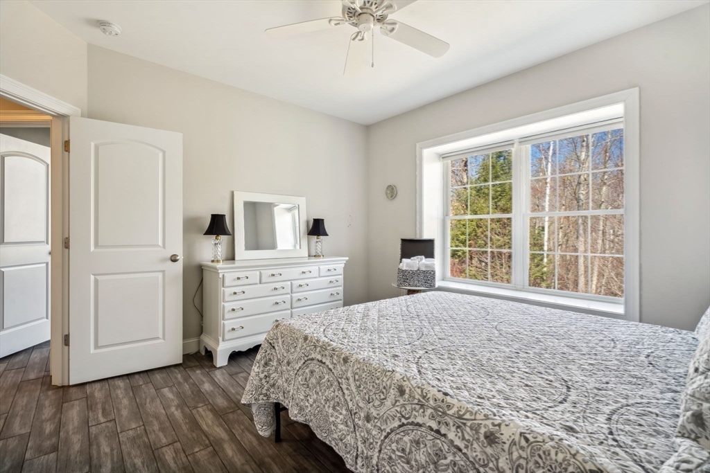 East Kingston, New Hampshire 03827, United States, 3 Bedrooms Bedrooms, ,3 BathroomsBathrooms,Residential,Pending,114179