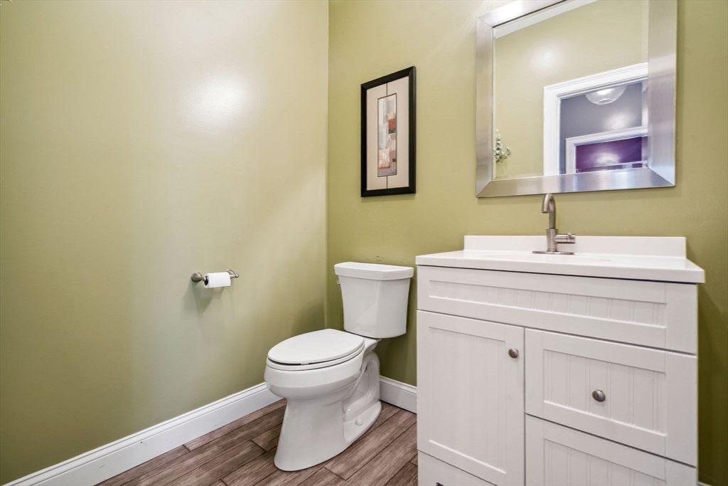 East Kingston, New Hampshire 03827, United States, 3 Bedrooms Bedrooms, ,3 BathroomsBathrooms,Residential,Pending,114179