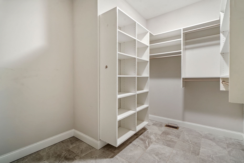 East Kingston, New Hampshire 03827, United States, 3 Bedrooms Bedrooms, ,3 BathroomsBathrooms,Residential,Pending,114179