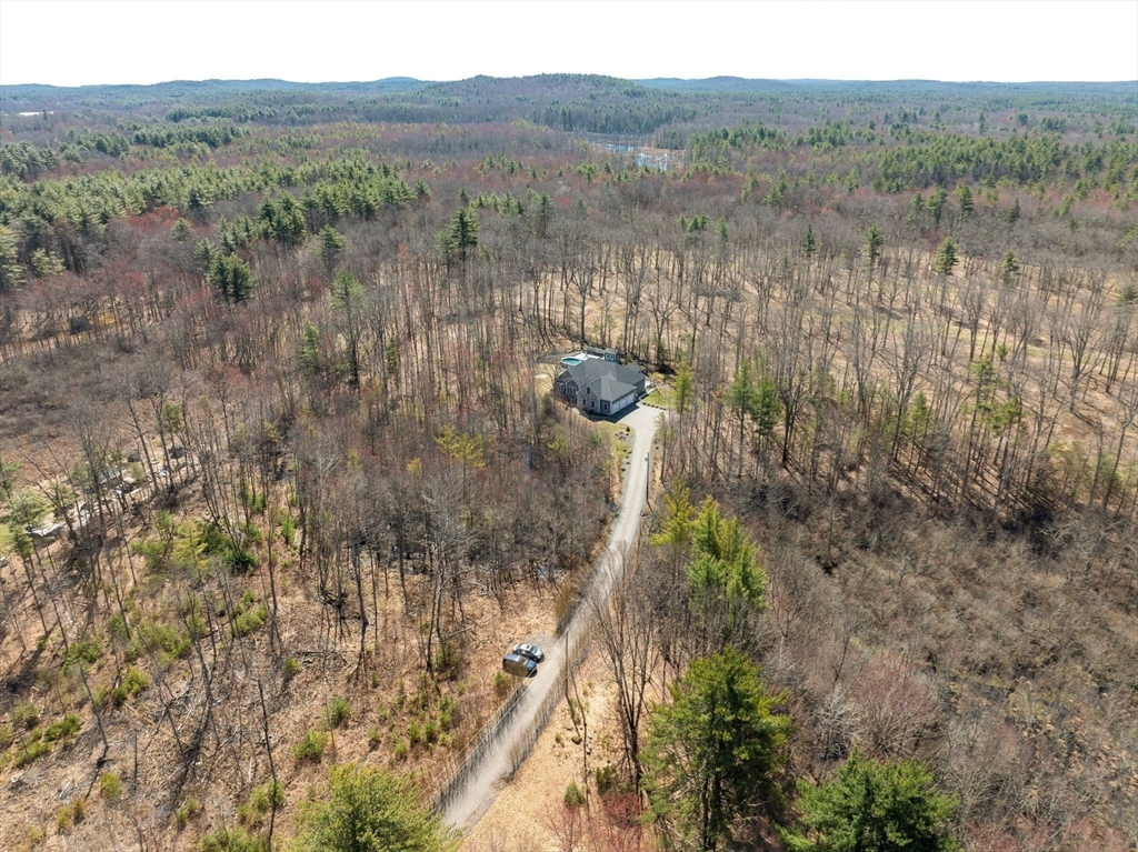 East Kingston, New Hampshire 03827, United States, 3 Bedrooms Bedrooms, ,3 BathroomsBathrooms,Residential,Pending,114179