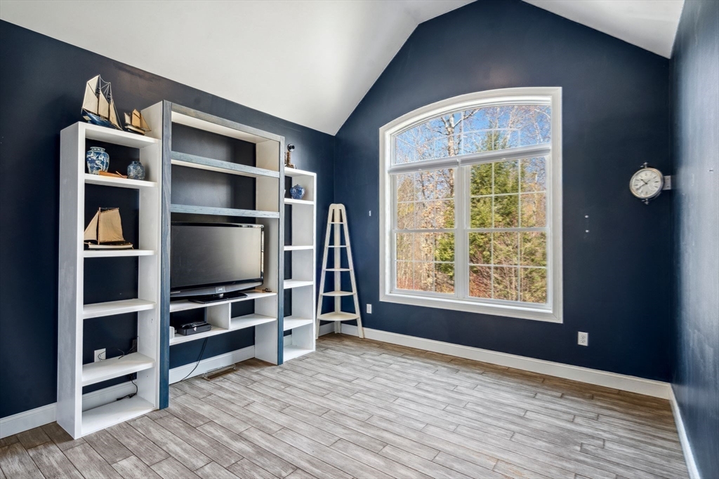 East Kingston, New Hampshire 03827, United States, 3 Bedrooms Bedrooms, ,3 BathroomsBathrooms,Residential,Pending,114179