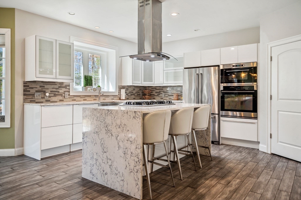 East Kingston, New Hampshire 03827, United States, 3 Bedrooms Bedrooms, ,3 BathroomsBathrooms,Residential,Pending,114179