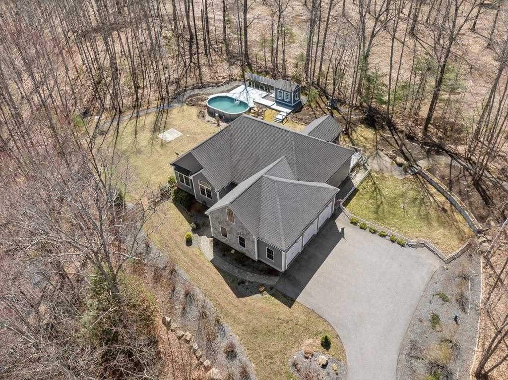 East Kingston, New Hampshire 03827, United States, 3 Bedrooms Bedrooms, ,3 BathroomsBathrooms,Residential,Pending,114179