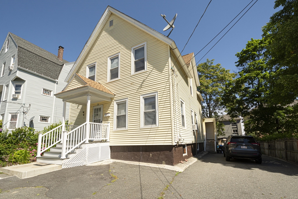 2 Kosta St