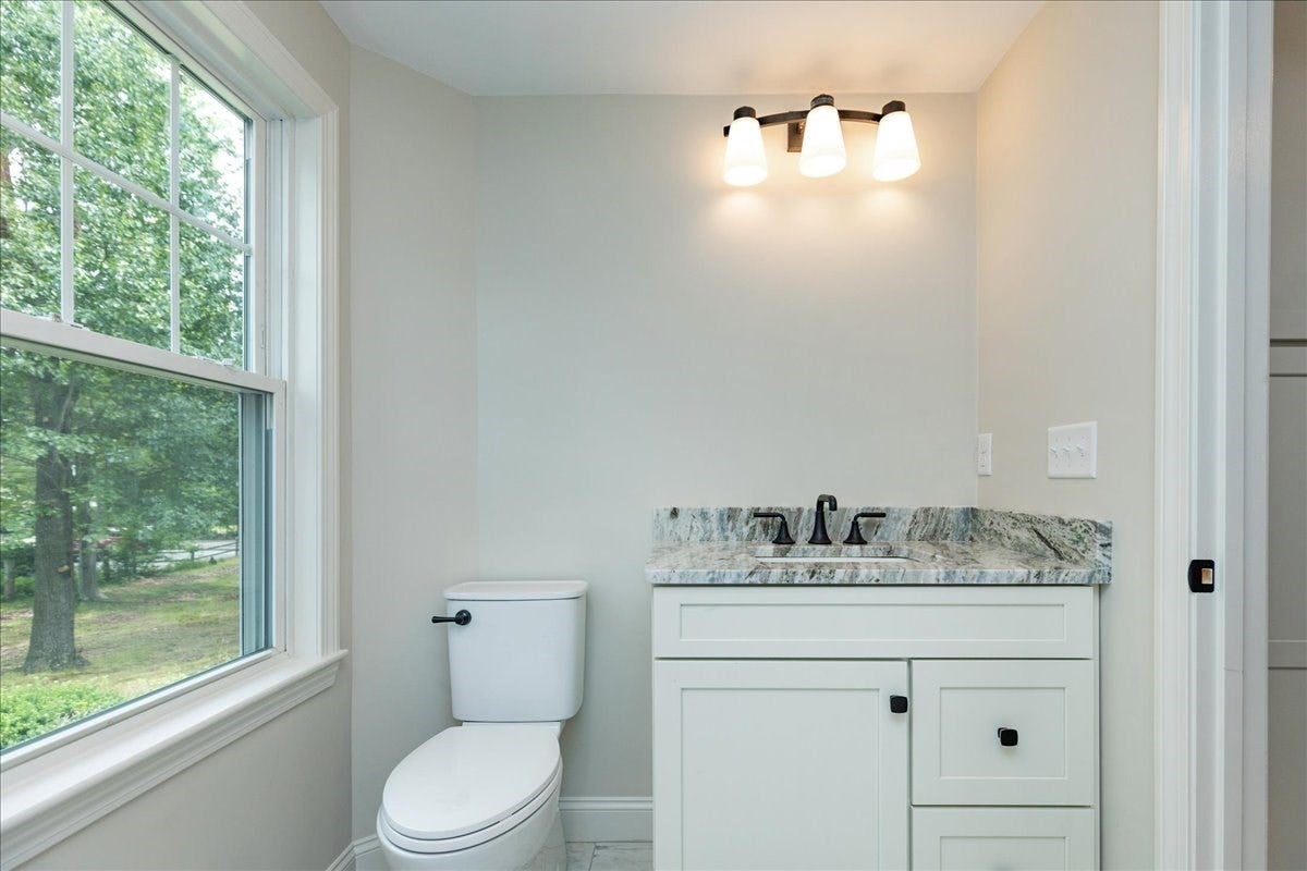 39 Birch St, Tewksbury, MA Photo #25