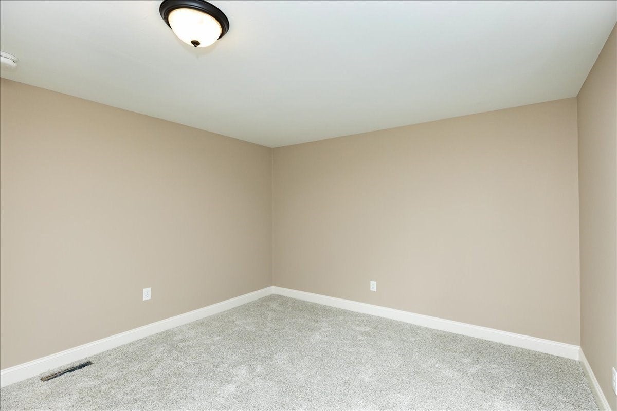 39 Birch St, Tewksbury, MA Photo #30