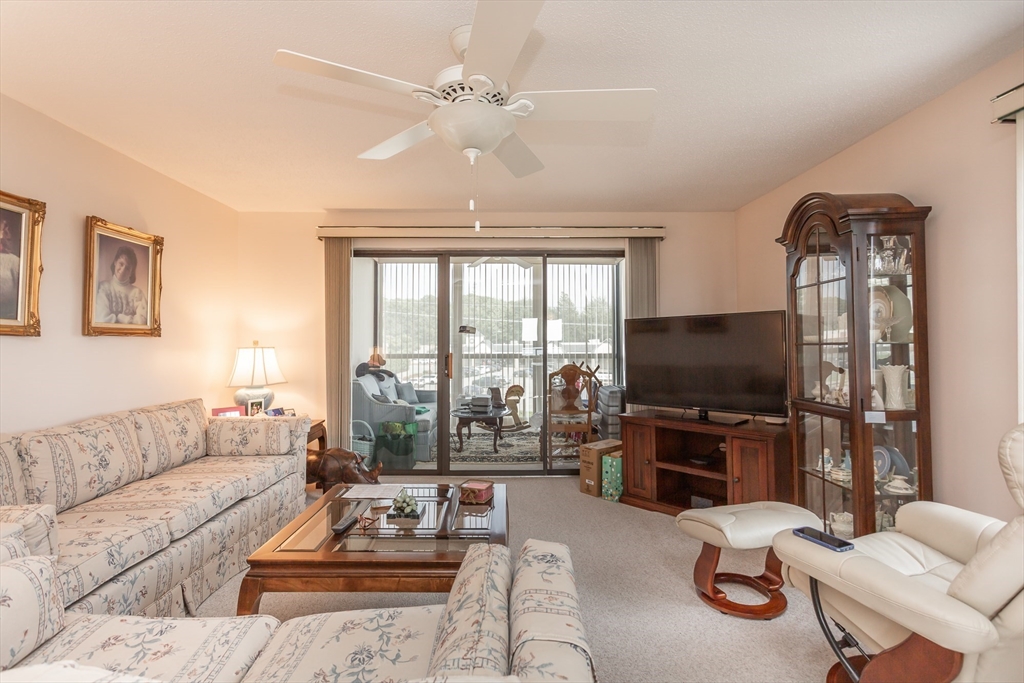 4234 N Main St #5A5, Fall River, MA Photo #3