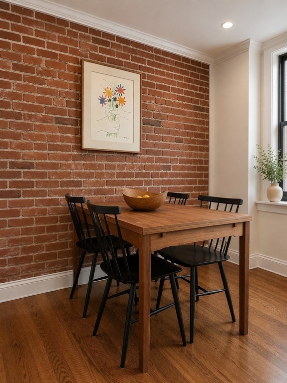 79 Gainsborough St 204