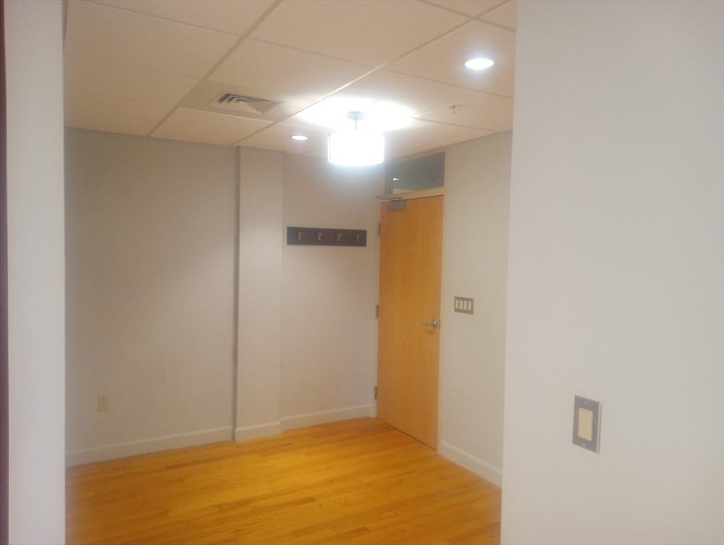 491 Maple St 206