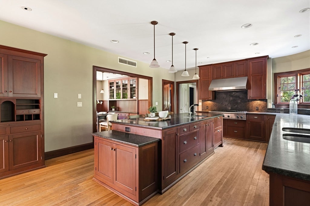 21 Jeffrey Road, Wayland, MA Photo #9