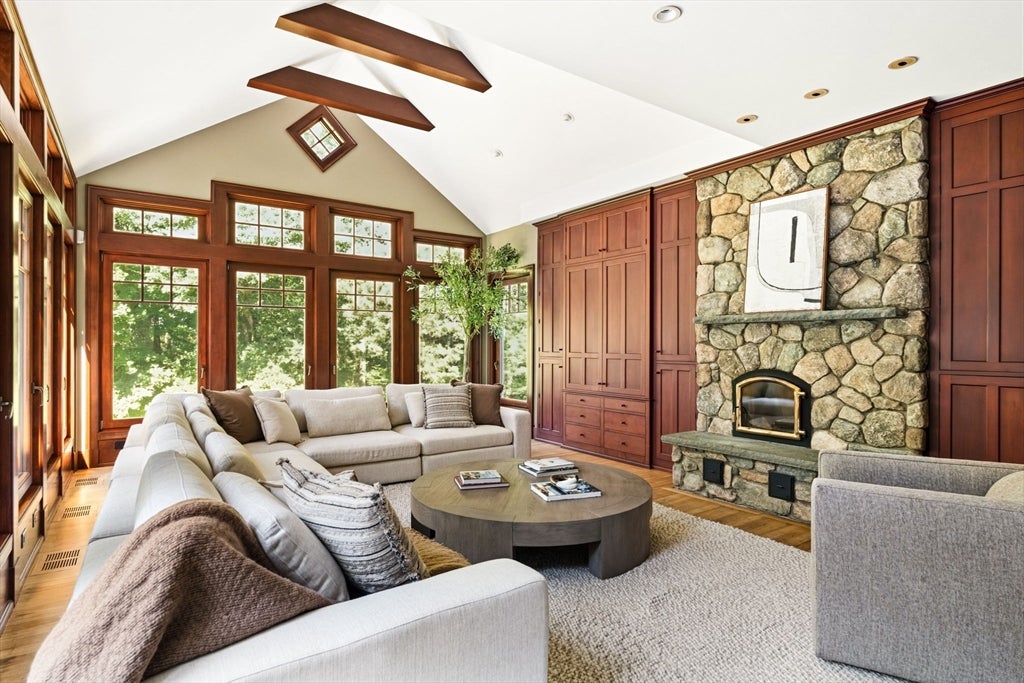 21 Jeffrey Road, Wayland, MA Photo #10