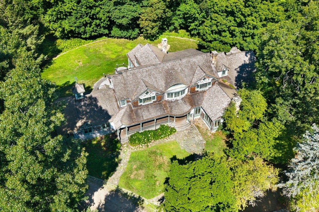 Photo of 21 Jeffrey Road, Wayland, MA