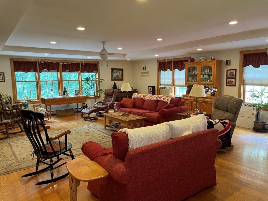 77 Newton ST, Greenfield, MA, 77 Newton ST, Greenfield, MA Photo #4