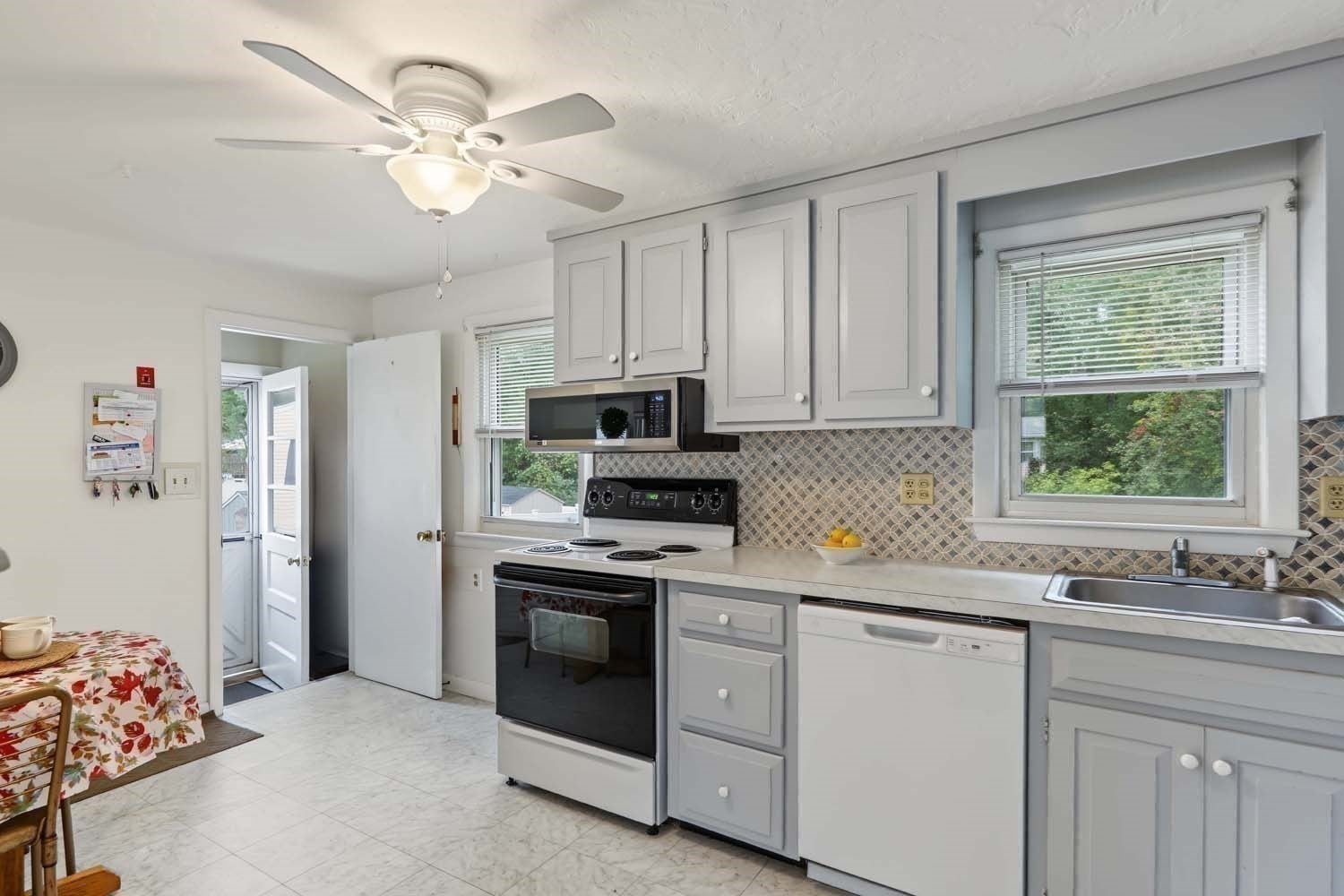 18 Zenas RD, Holbrook, MA, 18 Zenas RD, Holbrook, MA Photo #12