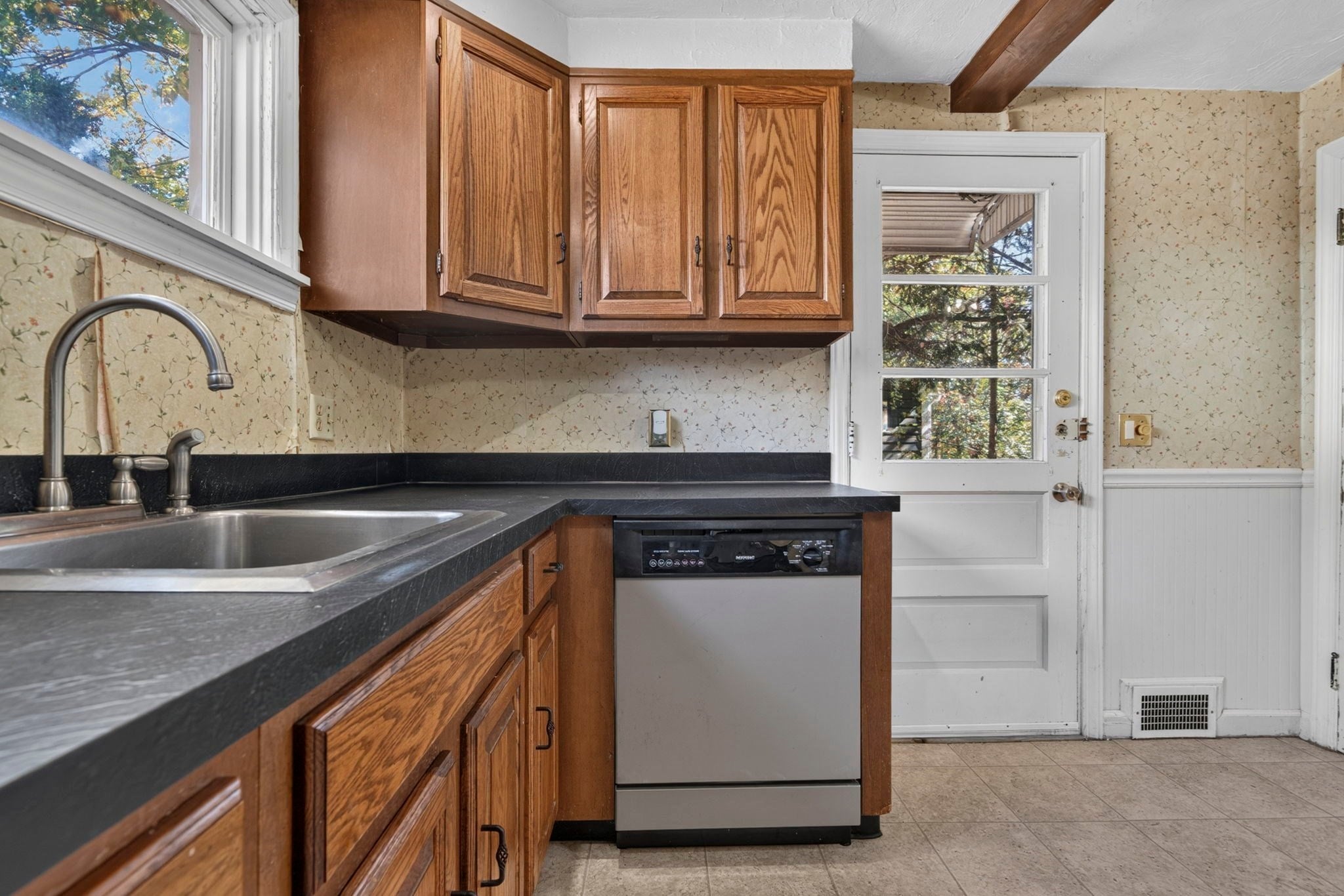 31 Westmorland Dr, Worcester, MA, 31 Westmorland Dr, Worcester, MA Photo #7