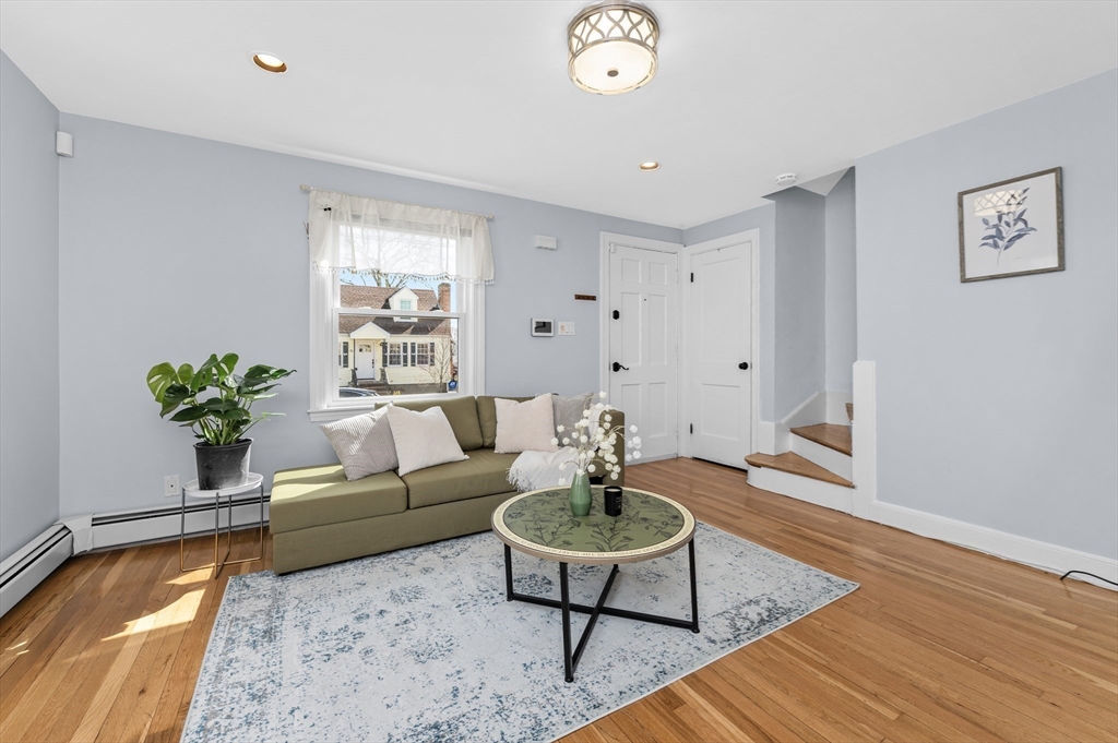 33 Bromfield Steet 33