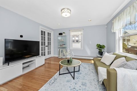 33 Bromfield Steet 33 Watertown MA 02472