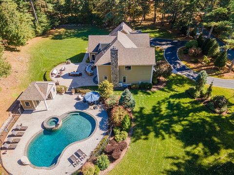 94 Elm St Medfield MA 02052