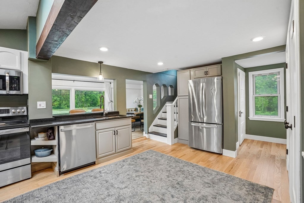 185 West Main St, Millbury, MA Photo #8