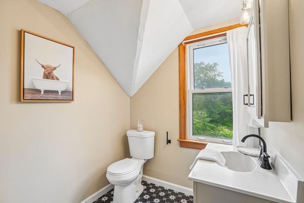 185 West Main St, Millbury, MA Photo #23