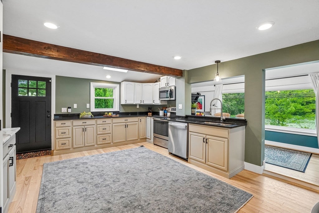 185 West Main St, Millbury, MA Photo #10