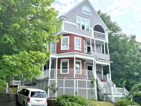 16 Hillside St Worcester MA 01610