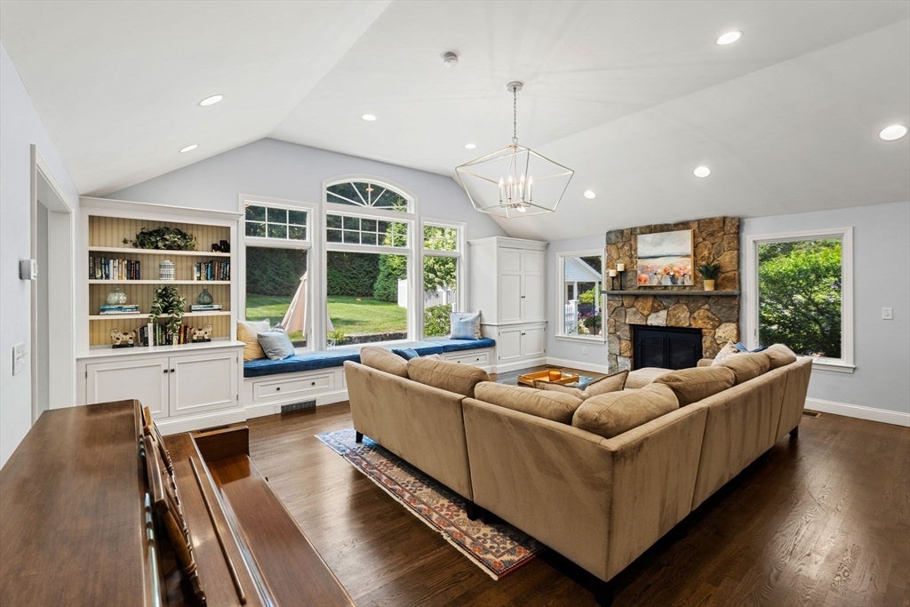 23 Pleasant Valley Rd, Westwood, MA, 23 Pleasant Valley Rd, Westwood, MA Photo #10