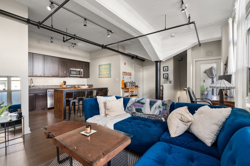 156-168 Terrace St 402