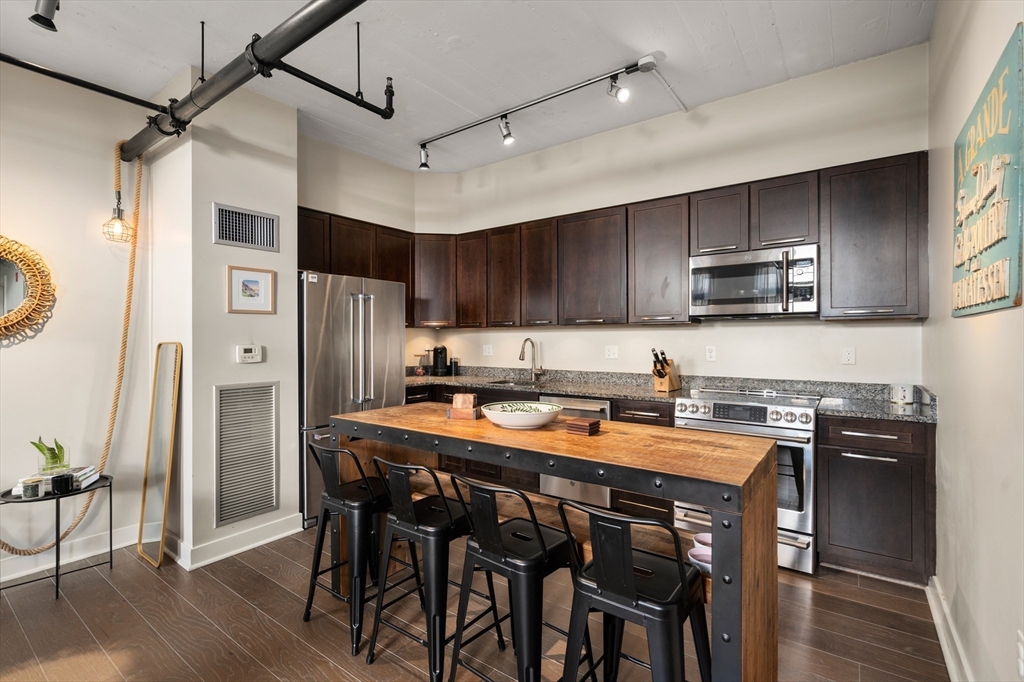 156-168 Terrace St 402