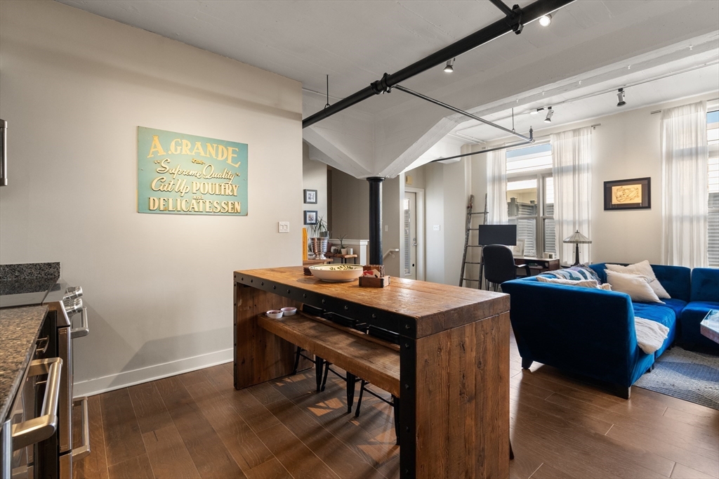 156-168 Terrace St 402