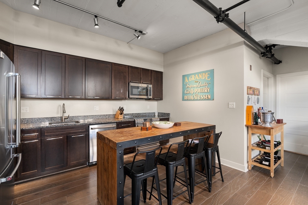 156-168 Terrace St 402