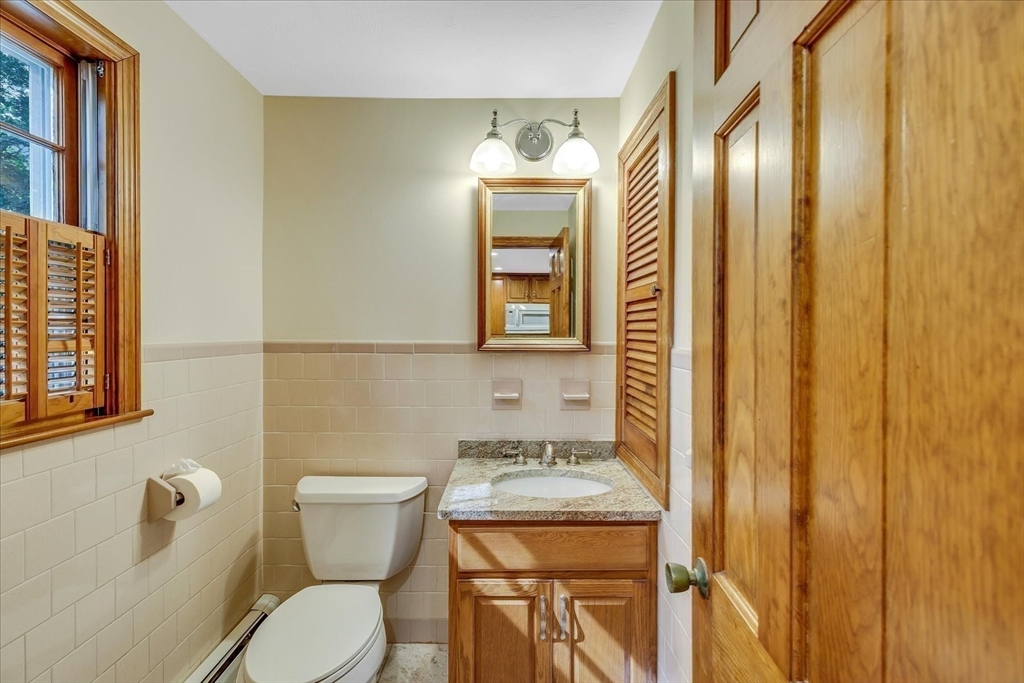 Sandwich, Massachusetts 02563, United States, 3 Bedrooms Bedrooms, ,2 BathroomsBathrooms,Residential,Active,220512