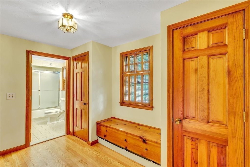 Sandwich, Massachusetts 02563, United States, 3 Bedrooms Bedrooms, ,2 BathroomsBathrooms,Residential,Active,220512