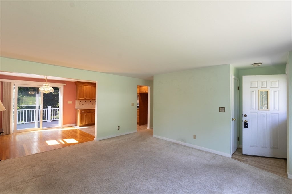 16 Isabel Cir