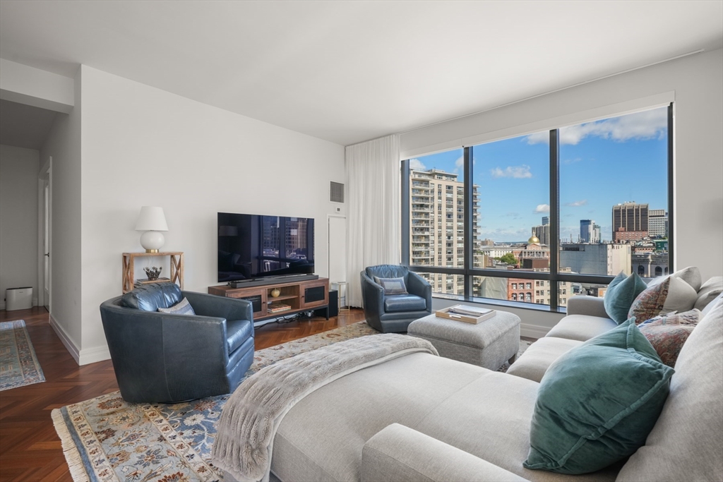 1 Avery St 19D FURN