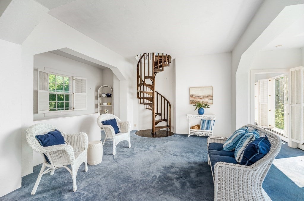 8 Rouse Rd, Gloucester, MA Photo #15