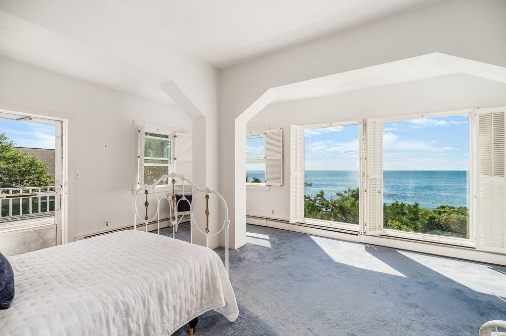 8 Rouse Rd, Gloucester, MA Photo #12