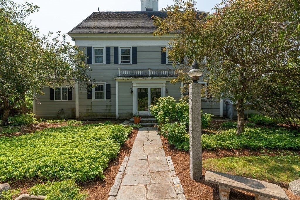 8 Rouse Rd, Gloucester, MA Photo #3